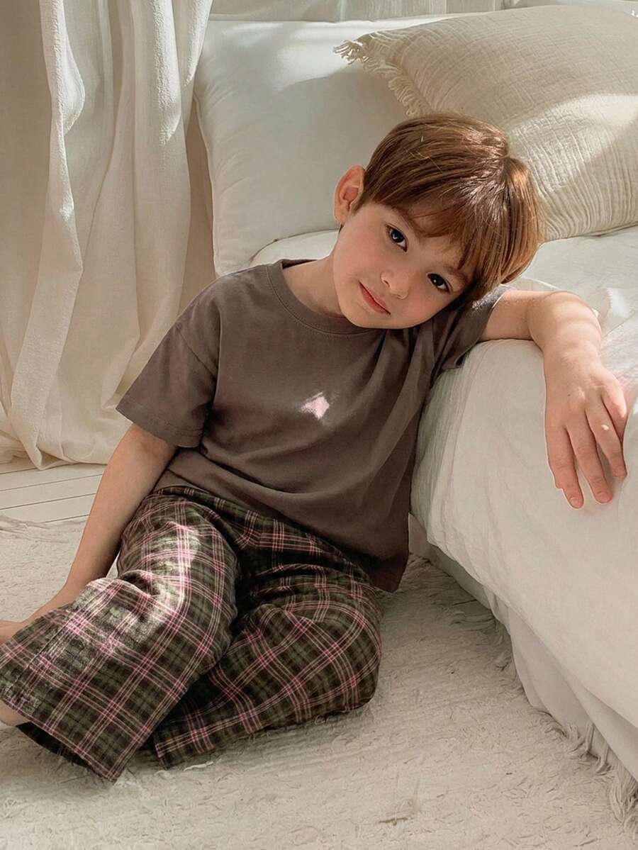 Dazy Kids 2pcs/Set Young Boys Round Neck Knit Short Sleeve T-Shirt + Woven Plaid Pants Casual Outfit, Spring/Summer - Brown - View 1