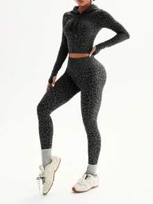Dewbera 2pcs Women Seamless Leopard Print Hooded Zipper Thumb Hole Long Sleeve Sweatshirt And 7/8 Leggings Sports Suit For Running, Fitness, Yoga - Black - View 3