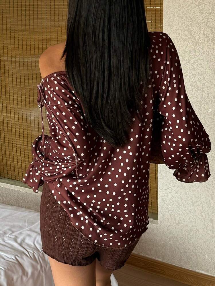 Polka Dot Print Loose Asymmetrical Shoulder Top & Super Short Fitted Pajama Pants Women Sleepwear Set