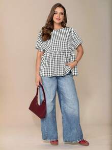 SHEIN Essnce 大码女士春夏时尚休闲宽松舒适日常蓝白格子短袖可爱衬衫，女士上衣，夏季女装，早午餐女装，简约风，可爱上衣，复古富家女装，度假女装 - 灰色 - 查看 1