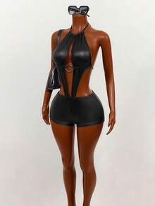 Mistrie 女士新款性感无袖露背吊带上衣，采用露背镂空金属装饰设计，搭配紧身连体短裤，由PU皮革面料制成，适合夜店女郎穿着。 - 黑色 - 查看 3
