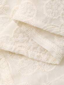 DAZY Damblus med broderad blommig vintage-motiv och smal passform - Vitt - Visa 3