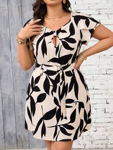 SHEIN Frenchy Đầm cỡ lớn cổ tim tay ngắn họa tiết hoa cánh hoa khoét rỗng phối màu tương phản - Màu Khaki - Xem 4