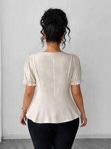 SHEIN Elenzya 大码女式纯色心形领优雅荷叶边短袖衬衫 - 杏色 - 查看 2