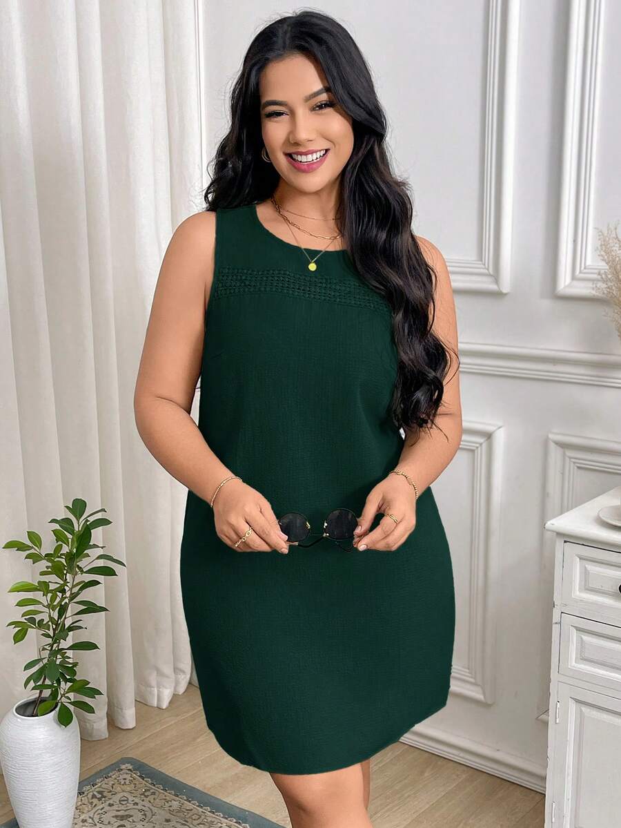 SHEIN LUNE Vestido casual cómodo y transpirable sin mangas con cuello redondo y parches de encaje en unicolor para mujer de talla grande - Fresh Green - Ver 1