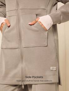 GLOWMODE X Reem Modest SoftSerene Modal Always Glowing 宽松版型，大腿长度，带口袋，侧开衩下摆，连帽长袖，日常休闲装 - 卡其色 - 查看 4