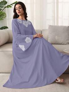 Yasmyna Jubah Kasual Elegan Wanita dengan Aplikasi Bunga - Mauve Purple - View 4