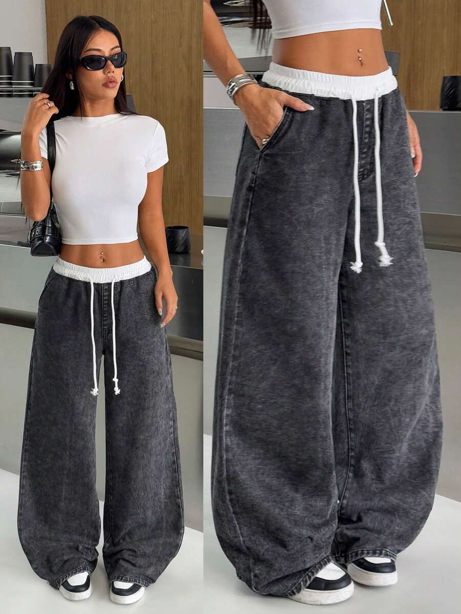 SHEIN PETITE Quần jeans nữ dáng rộng, thoải mái, phong cách đường phố Y2K, phối đen trắng, thiết kế tương phản, dây rút eo, túi ống rộng, màu đen, thích hợp mặc hàng ngày từ xuân đến hè. - màu đen - Xem 1