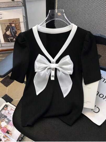 GlowEve CURVE Plus Size Women's Bow Contrast Color V-Neck Contrast Trim Short Sleeve Fashionable T-Shirt