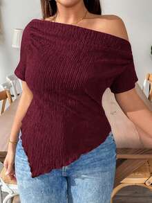 SHEIN Essnce 大码女装春夏时尚休闲舒适日常黑色纹理面料露肩修身短袖T恤，夏季女装，适合锐舞派对、曲线身材、工作场合、演唱会等场合。 - 酒紅色 - 查看 3