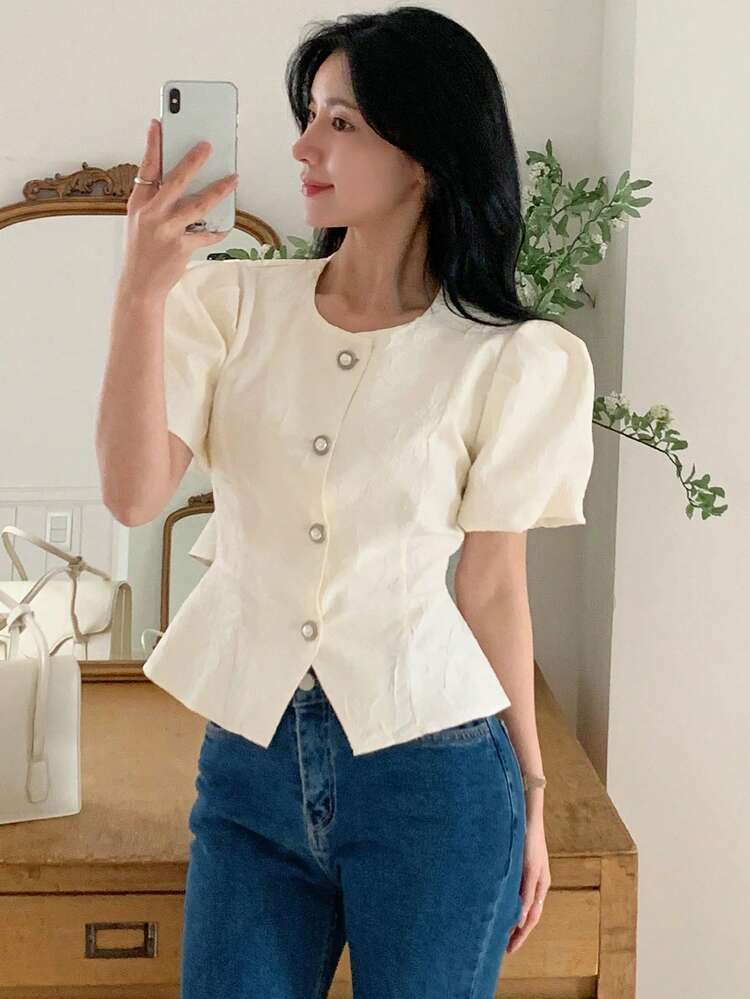 Women's Textured Round Neck Short Sleeve Fitted Shirt In White Summer