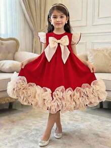 SHEIN 女童3D立体花卉拼接荷叶边露背蝴蝶结优雅无袖连衣裙，针织圆领拼接荷叶边大蝴蝶结装饰修身A字连衣裙，撞色设计，红色，适合家庭度假，可爱优雅时尚，派对装，生日装，华丽公主风，母女/姐妹装。春夏款。华丽公主风，正式场合，姐妹装，派对装 - 紅色 - 查看 3