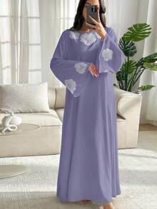 Yasmyna Jubah Kasual Elegan Wanita dengan Aplikasi Bunga - Mauve Purple - View 3