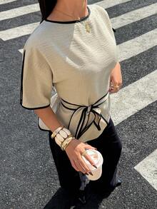 Siren Gaze 撞色滚边优雅女士短袖衬衫，配腰带，适合办公室通勤穿着，夏季女士服装 - 杏色 - 查看 4