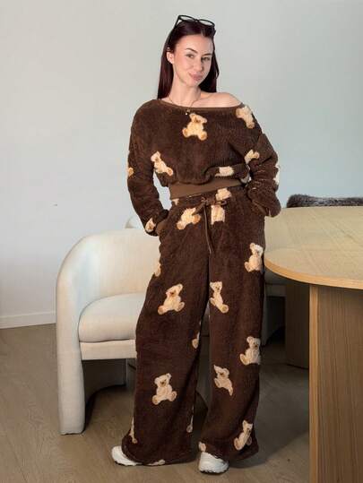 Abrilcols 女款卡通熊图案抓绒斜肩卫衣和裤子套装，秋冬