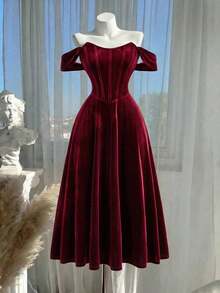 SHEIN MOD فستان أحمر رومانسي بتصميم شكل عظم السمك أحادي الكتف، فستان عشاء، فستان رسمي، فستان حفلة الحفلات، فستان طويل بلون بوردو، فستان وصيفة العروس، فستان مخمل، فستان عودة إلى المنزل، فستان عصر النهضة، فستان فينتاج، فستان رأس السنة، فستان عيد الحب، فستان كورسيه - عنابي اللون - مشاهدة 1