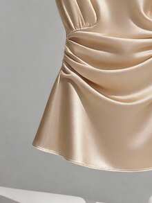SHEIN Franclia Damtopp i champagnefärgad satin med draperad halsringning och ärmlös rynkad topp, midjeåtsnörning, elegant för pendling - Aprikos - Visa 3