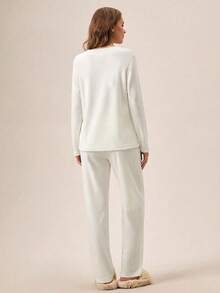 Loomlin 简约纽扣前开家居睡衣套装 - 柔软两件套长袖上衣和纯白色阔腿裤 - 米色 - 查看 2