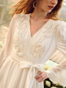 MOTF PREMIUM WOMEN'S V-NECK WAIST GATHERED HEM EMBROIDERED SHORT DRESS, SPRING/SUMMER - White - View 2