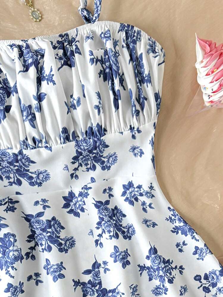 SHEIN Tween Girl Casual Vacation Ditsy Floral Blue Ditsy Floral Ruched A-Line Fitted Woven Print Dress - Blue - View 5