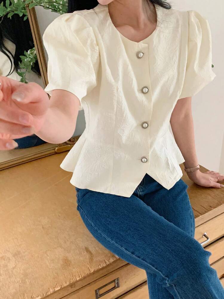Women's Textured Round Neck Short Sleeve Fitted Shirt In White Summer