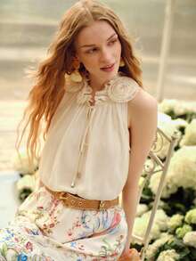 MOTF PREMIUM 女士浪漫玫瑰3D立体花卉V领抽绳无袖衬衫，春夏款 - 米色 - 查看 6