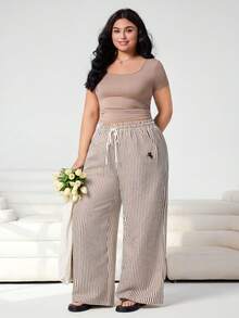 Solflare Quần dài mùa xuân/hè 2026 kiểu dáng mới, phù hợp cho các hoạt động thường ngày, đi chơi, dự tiệc, hẹn hò, tiệc sinh nhật, lễ hội âm nhạc, đi học, ở nhà, đi nghỉ mát, đi làm, nhiều dịp, có thể mặc ngoài hoặc mặc nhiều lớp, màu be kẻ sọc với họa tiết ngựa thêu, dáng rộng, cỡ lớn. - Nhiều màu - Xem 3