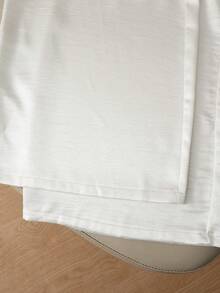 GlowEve Bộ vest không tay cổ chữ V màu mơ bằng satin với khuy cài kim loại phía trước, kết hợp cùng quần ống rộng, tạo nên một bộ trang phục thanh lịch và tinh tế cho Ngày Valentine, Lễ Phục Sinh, Ngày Quốc tế động, Sinh nhật, Hẹn hò, Tiệc tùng, Các dịp trang trọng, Trang phục giáo viên, Phong cách đường phố năng động, Bộ thời trang 2 mảnh mùa xuân/hè. - Màu be - Xem 6