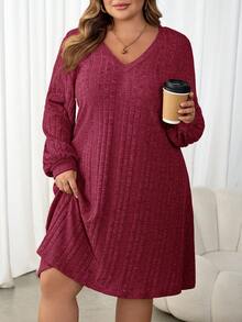 SHEIN CURVE+ Đầm ngắn tay dài cổ chữ V màu nâu, chất liệu dệt kim mềm mại, cỡ lớn dành cho nữ, thích hợp cho mùa thu đông. - Màu Đỏ Sâu - Xem 4