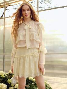 MOTF PREMIUM 女士蕾丝拼接浪漫短裙，春夏款 - 杏色 - 查看 3