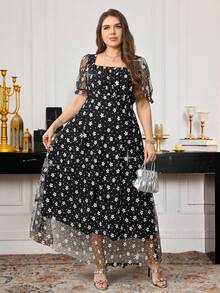 SHEIN CURVE+ 大码女式印花网纱拼接方领短袖连衣裙 大码情人节连衣裙 - 黑色 - 查看 13