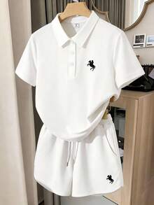 SHEIN 少女宽松休闲马图案Polo衫短裤套装 - 白色 - 查看 1