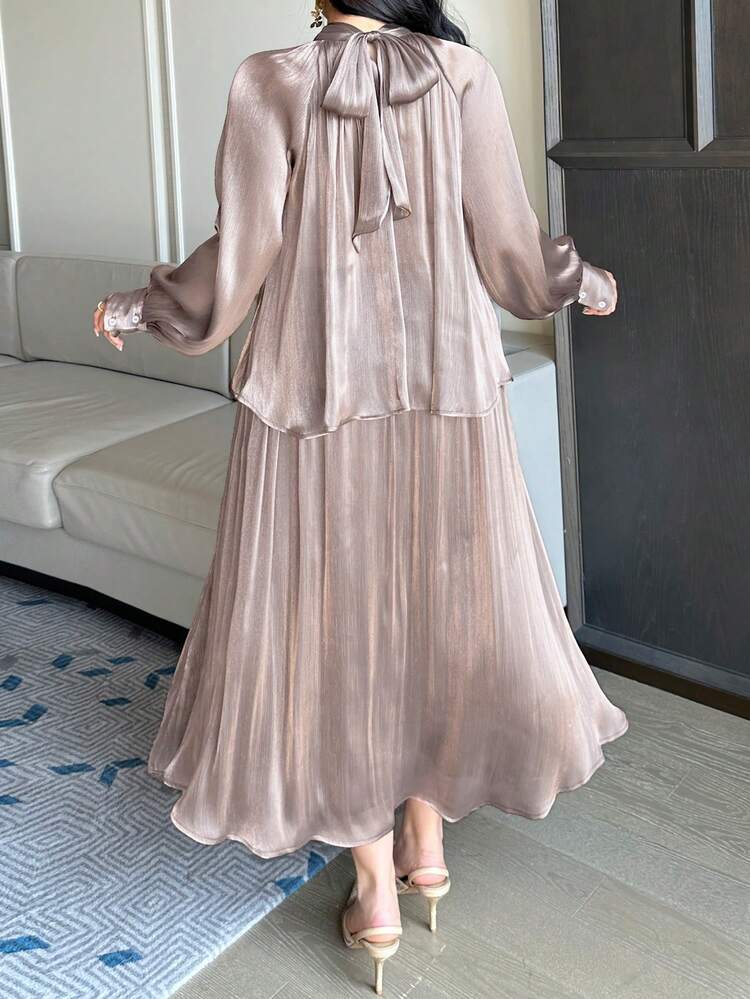 Dazy Plus مجموعة نسائية أنيقة بمقاسات كبيرة للربيع/الصيف: ملابس علوية شيفون بياقة ربطة وأكمام طويلة فضفاضة وتنورة على شكل حرف A - وردي - مشاهدة 3