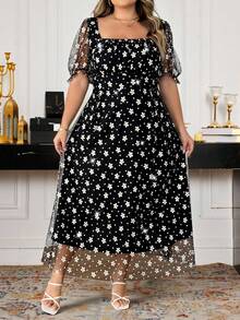 SHEIN CURVE+ 大码女式印花网纱拼接方领短袖连衣裙 大码情人节连衣裙 - 黑色 - 查看 5