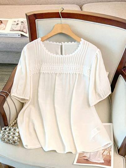 GlowEve CURVE 新款春夏女士纯白衬衫，法式蕾丝短袖宽松显瘦露脐上衣，圆领褶裥设计，舒适休闲外套，宽松居家服，简约办公装，时尚百搭纯色衬衫