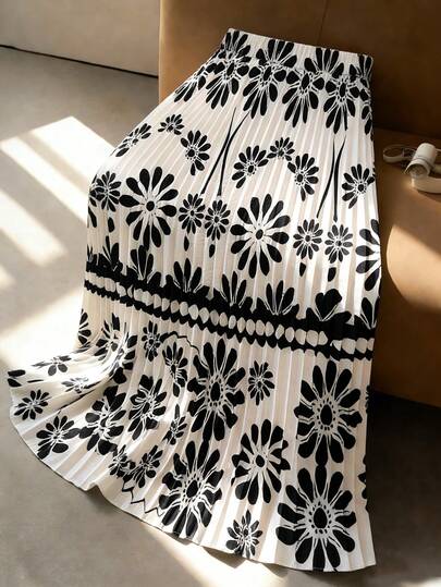 GlowEve CURVE Plus Size Women Leopard Print Pleated A-Line Skirt, Fashionable, Elegant, Vintage, Casual, Minimalist