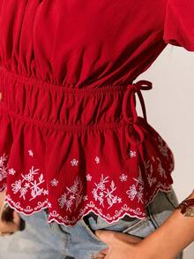 Poéselle 女士花卉刺绣圆领短泡泡袖褶皱腰带衬衫 - 紅色 - 查看 6
