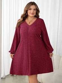 SHEIN CURVE+ Đầm ngắn tay dài cổ chữ V màu nâu, chất liệu dệt kim mềm mại, cỡ lớn dành cho nữ, thích hợp cho mùa thu đông. - Màu Đỏ Sâu - Xem 7