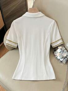 Franclia 女士优雅休闲白色V领开襟玫瑰花形金属纽扣短袖沙滩休闲T恤，夏季适合日常穿着/新年/商务场合/通勤/休闲度假 - 白色 - 查看 2