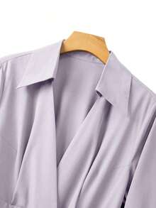 GlowEve CURVE 大码女式休闲纯色翻领灯笼袖纽扣褶裥腰部A字连衣裙 - 淺灰紫 - 查看 3