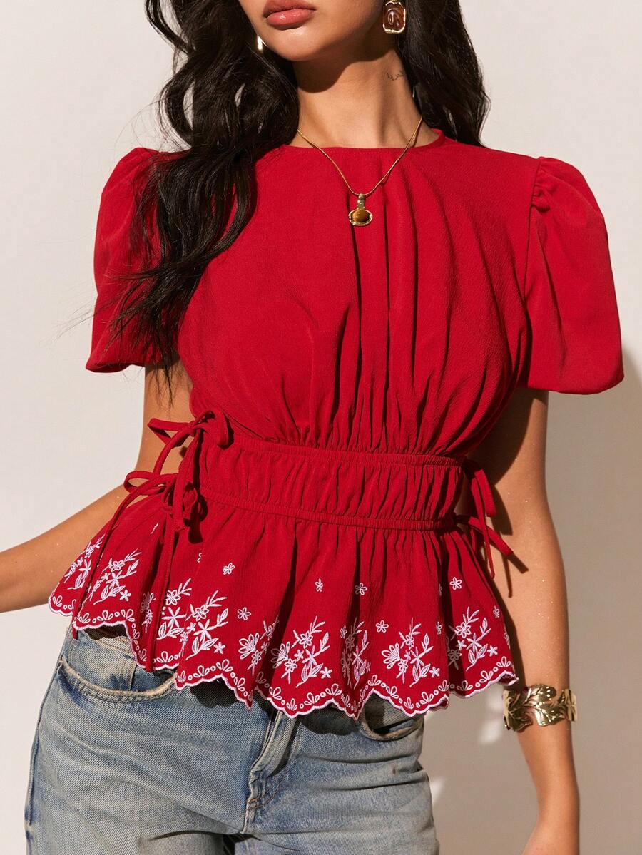 Poéselle 女士花卉刺绣圆领短泡泡袖褶皱腰带衬衫 - 紅色 - 查看 1
