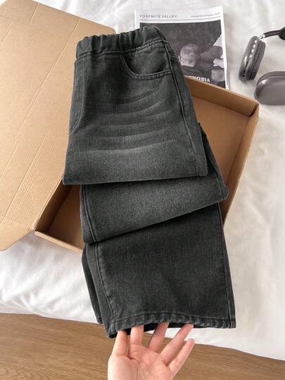 青少年男孩时尚休闲复古酷炫街头舒适简约弹力腰带设计蓝黑宽松牛仔裤，适合儿童日常穿着，也适合春夏派对、节日和街头服饰。