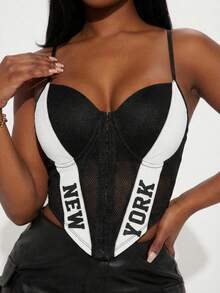 SHEIN SXY Débardeur court asymétrique avec imprimé lettres et couleurs contrastées, mode de rue pour femmes grandes tailles en été - Noir et Blanc - Voir 7