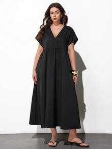 Maija Đầm cỡ lớn màu đen cổ chữ V, dáng rộng thoải mái. - màu đen - Xem 4