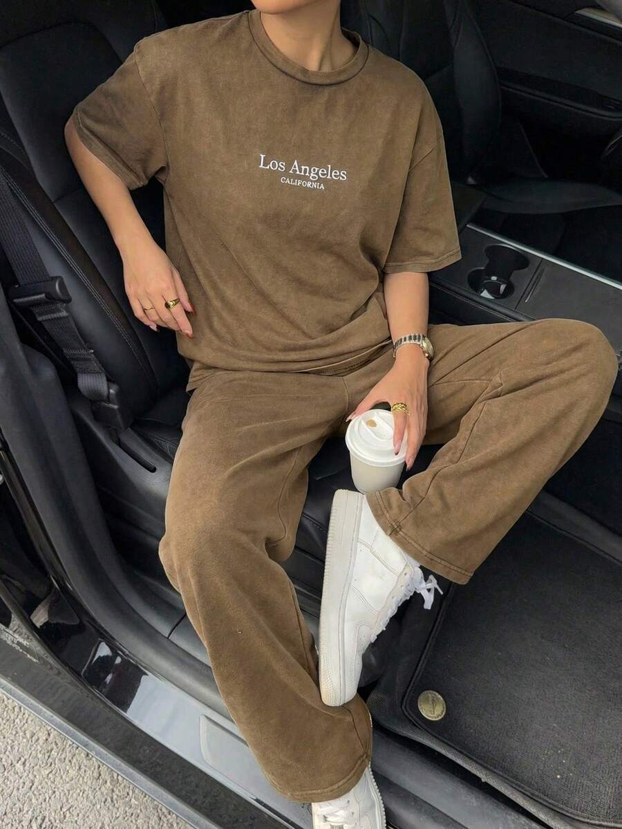 Muchica 女款卡其棕色水洗兩件式褲裝套裝,夏季休閒圓領短袖圖案上衣與長褲套裝,街頭風舒適居家休閒服 - 咖啡棕 - 查看 1