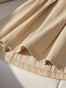 SHEIN MOD 女士圆领单排扣口袋背心和百褶牛仔裙套装，夏季女装，春假女装，嘉年华女装，优雅派对套装，沙滩套装，外出套装，优雅套装，女士度假套装，女士休闲套装。女士米色牛仔纽扣背心和百褶中长裙套装。这款无袖露脐上衣和中长裙打造出时尚休闲的两件套造型。 - 卡其色 - 查看 4