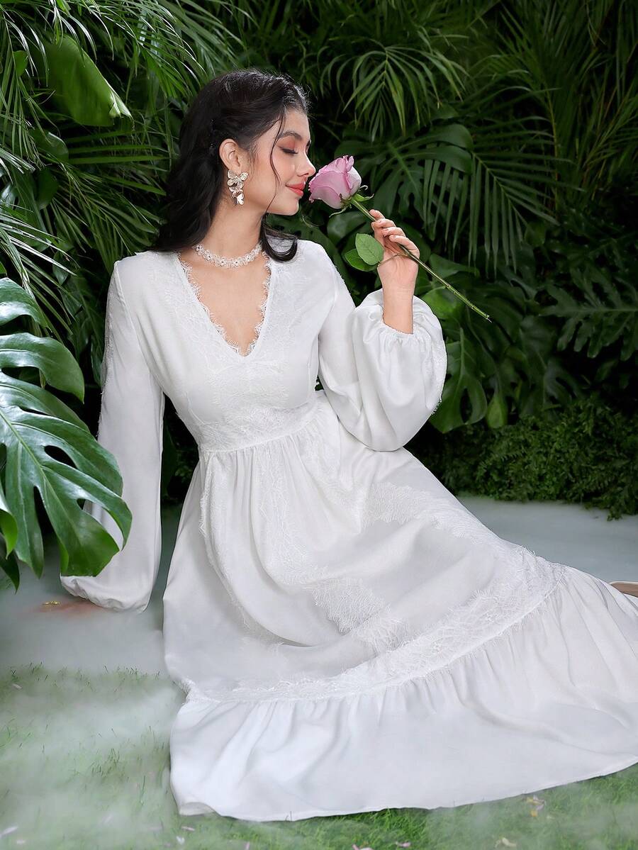 Modelyn Đầm nữ cổ chữ V phối ren, tay phồng, eo thắt, khóa kéo, gấu xòe. - trắng - Xem 1