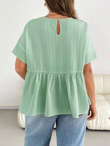 SHEIN Essnce 大码女装春夏时尚休闲宽松舒适日常百搭修身质感面料黄色短袖衬衫，简约风格，凸显曲线，可爱上衣，奶油黄，外出上衣，女士衬衫，欧洲夏季，荷叶边上衣，女士早午餐穿搭 - 薄荷綠 - 查看 2