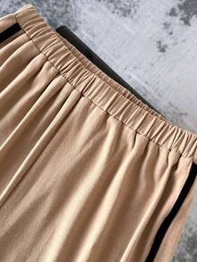 少女休闲卡其色拼接蝴蝶结针织宽松圆领卫衣短裤两件套，简约休闲装，适合休闲、上学、度假、家庭户外春季野餐等各种场合。女士睡衣套装，蝴蝶结细节，裤子套装，蝴蝶结睡衣家居服套装。 - 棕色 - 查看 8