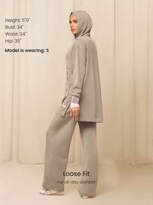 GLOWMODE X Reem Modest SoftSerene Modal Always Glowing 宽松版型，大腿长度，带口袋，侧开衩下摆，连帽长袖，日常休闲装 - 卡其色 - 查看 2